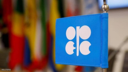 خبير نفطي: أسعار النفط إلى ارتفاع بعد تمديد خفض الإنتاج