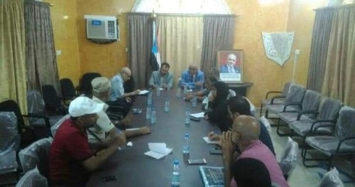 بحضور الكاف .. الوالي&nbsp; يترأس اجتماعاً هاماً لإدارة الشباب والرياضية بانتقالي #العاصمة_عدن ومديرياتها