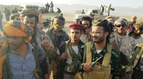 خلال قيامهم بواجب العزاء.. قائد الحزام الأمني ومدير الأمن بابين يتوعدان عناصر الإرهاب برد قاسي