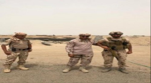قائد التحـالف العربي يزور كتيبة حزم &ldquo;١&rdquo; في بئر احمد ونقطة المنصة غرب #العاصمة_عدن