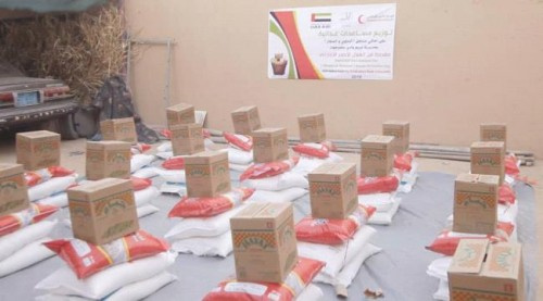 الهلال الإماراتي يواصل عملية توزيع المساعدات الغذائية على اهالي مديرية تريم ب#حضـرموت