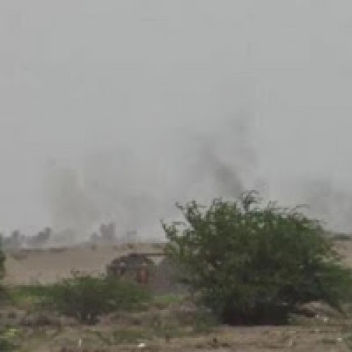 قصف حوثي مكثف على مواقع القوات المشتركة في الجبلية جنوب #الحديده