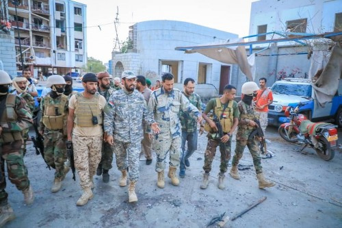 نائب الرئيس يتفقد معسكر الجلاء وشرطة الشيخ عثمان ويطمئن على أحوال الجرحى في المستشفيات