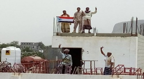 انتقالي المسيمير يدشن حمله رفع أعلام الجنوب على المرافق والمؤسسات الحكومية