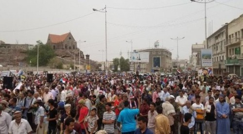 ارتفاع عدد الشهداء في محيط قصر معاشيق الى 5 شهداء و20 جريح