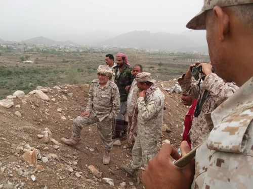 رئيس انتقالي #الضالع يتفقد خطوط التماس شمال جبهة حجر