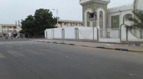 جراء قصف قوات الاخوان العشوائي.. تضرر عدد من المساجد والمنازل في عدن