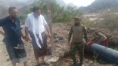 القطيبي يتفقد أعمال الصيانة لإعادة المياه إلى عدد من مديريات العاصمة