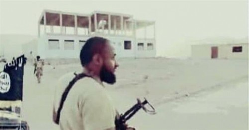 قيادات في القاعدة تشارك الاخوان معارك عتق بـ#شبوه (تفاصيل واسماء)