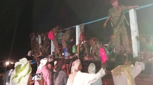 وسط استقبال شعبي مهيب.. وصول الدفعة الثانية من قوات #الحـزام_الامني أرخبيل سقطرى