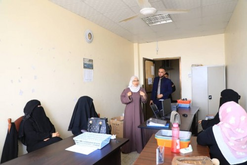 عضوة رئاسة الانتقالي نيران سوقي تتفقد سير الأداء بمكتب وزارة الصناعة والتجارة في #العاصمة_عدن