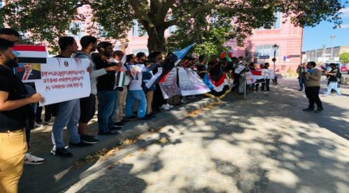 الجالية الجنوبية في المانيا تنظم وقفة احتجاجية للتنديد بالممارسات الارهابية لحزب الاصلاح في الجنوب