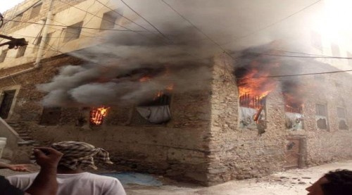 حريق يلتهم احد المنازل بمدينة المكلا