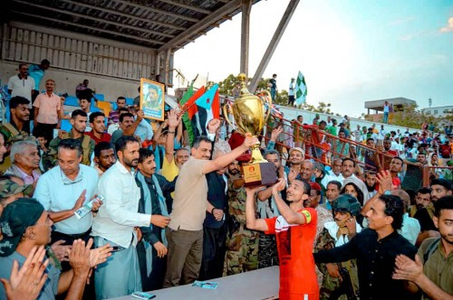 بحضور قيادة #المجلـس_الانتقالي_الجنوبي.. مهرجان كروي بهيج في أربعينية الشهيد البطل ابو اليمامة&nbsp;(صور)