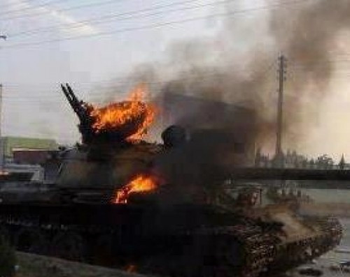 مقاومة #شبوة تعطب دبابة تابعة لمليشيات الاخوان بمديرية عسيلان