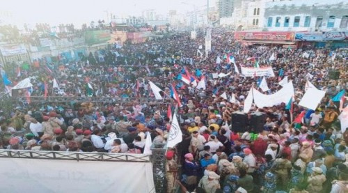 أبرز ما ورد في البيان الصادر عن وقفة المكلا الحاشدة المؤيدة لقرارات المحافظ البحسني