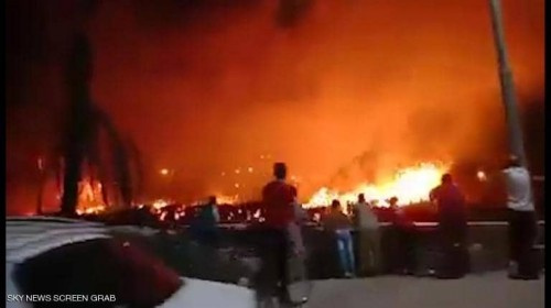 حريق كبير قرب محطة قطار في #مصر.. وهيئة "السكة الحديد" تعلق