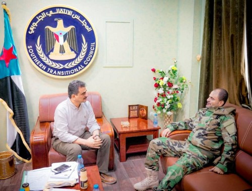 أمين عام #المجلس_الانتقالي يبحث مع مدير #أمن_عدن الجهود المبذولة لتثبيت الأمن والاستقرار في العاصمة