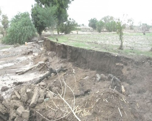 أمطار غزيرة بلحج تسبب اضراراً في ممتلكات مواطني تبن والحوطة