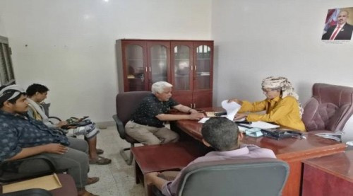 رئيس انتقالي #أبيـن يلتقي بعدد من المسؤولين بالمحافظة ويناقش معهم جملة من القضايا