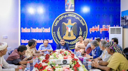 رئيس الجمعية الوطنية يناقش مع شخصيات وقيادات من مديرية مكيراس أوضاع المديرية