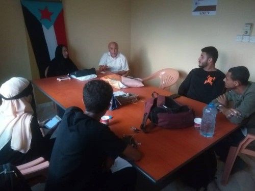 رئيسة انتقالي البريقة ومدير الثقافة بعدن يلتقيان مديرة "مبادرة أيادينا بأياديكم " وعدد من الشباب المبدعين