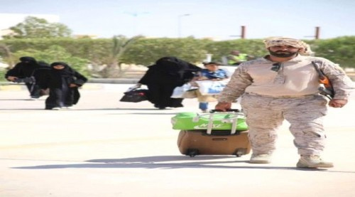 بدعم التحالف.. وصول الدفعة الثانية من أبناء سقطرى العالقين