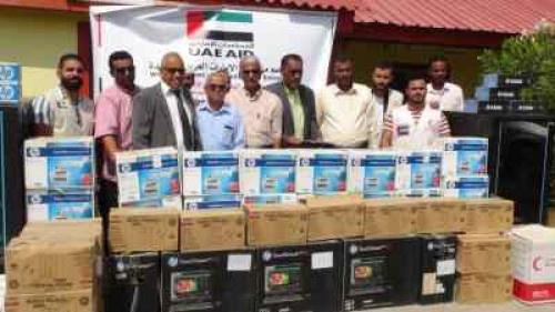 بدعم إماراتي.. كلية اللغات بجامعة عدن تتسلم أجهزة إلكترونية