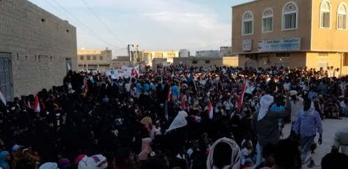 انتقالي المهرة ينظم مهرجاناً جماهيرياً حاشداً احتفالاً بذكرى ثورة أكتوبر بمشاركة الألاف من أبناء المحافظة&nbsp;