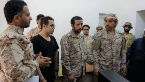 القيادة #السعودية تزور معسكر قوات الوية الدعم والاسناد بالشعب وتشيد بمستوى انضباط وجاهزية قياداته