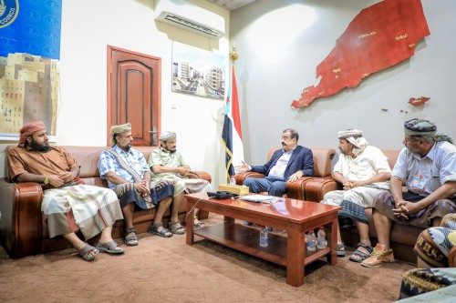 اللواء بن بريك يناقش مع عدد من القيادات والشخصيات في المنطقة الوسطى لمحافظة #أبين مستجدات الأوضاع على الساحة الجنوبية