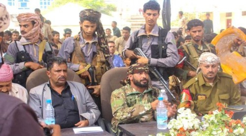 أهالي قعطبة يكرمون قائد حزام #الضـالع بدرع الوفاء