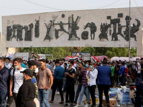 قتلى باحتجاجات "ساحة التحرير" وحظر للتجول في بغداد