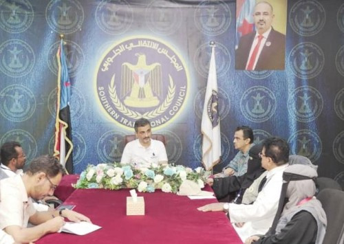 أمين عام #المجلس_الانقالي يلتقي قيادة مؤسسة الأمل لرعاية الأيتام والفقراء ويؤكد دعم الانتقالي للأعمال الإنسانية