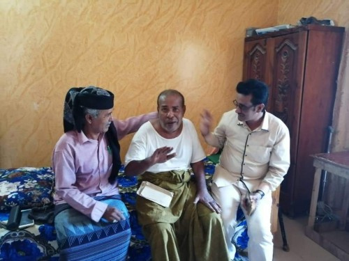 الحوتري يطمئن على صحة الإعلامي القدير شداد علي ماطر مدير عام إذاعة أبين السابق