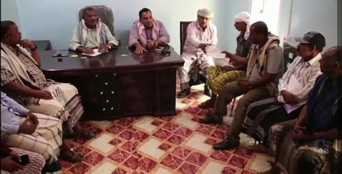 اللواء السقطري يلتقي بقيادة انتقالي #سقطرﯼ ويزور معسكرات #الحزام_الأمني في الأرخبيل