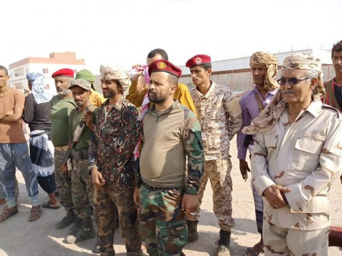 العميد الحوتري يزور الخطوط الأمامية لجبهات #أبين القتالية