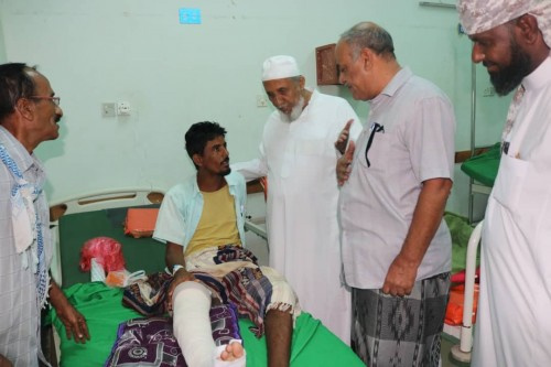 العطاس وبن الشيخ أبوبكر يطمئنان على صحة جرحى القوات الجنوبية في مستشفى ابن سيناء