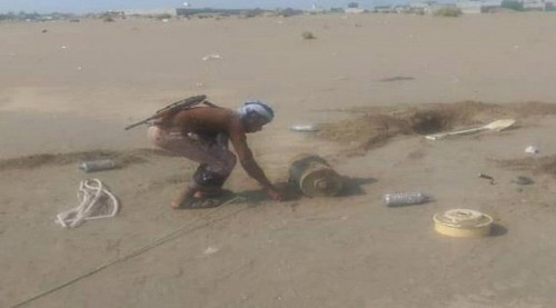 تفكيك حقل ألغام زرعتها مليشيا الحوثي بحي منظر