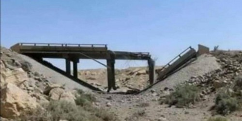 ميليشيات #الحوثي الإجراميَّة تفجر جسر زيلة مُرَيس شمال #الضالع
