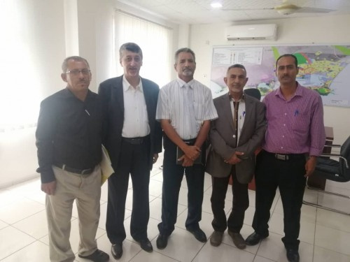 الدائرة الاقتصادية بالانتقالي تناقش مع قيادة الغرفة التجارية الترتيبات لعقد مؤتمر اقتصادي بالعاصمة عدن