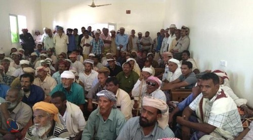 لقاء موسع ب#سقطرى يطالب هادي بإلغاء كل قرارات المحافظ الاخواني