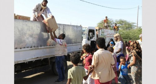 الإمارات تقدم الاغاثة للمتضررين في المخا و#شبوة