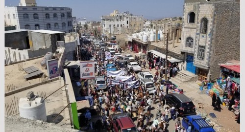 أهالي الحجرية ينفذون مسيرة حاشدة للمطالبة برفع يد علي محسن من #تعز وتحريرها من هوامير الفساد