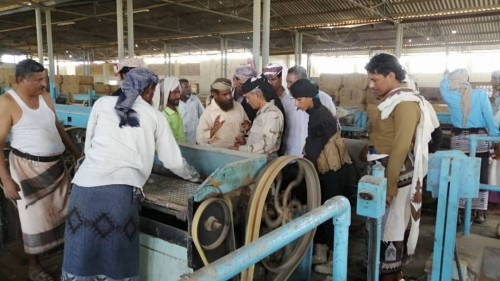 الحوتري يطلع على أوضاع محلج القطن ومركز الأبحاث الزراعية بدلتا أبين