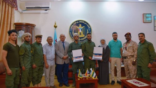 #المجلس _الانتقالي يُكرم عدداً من الضباط والأفراد في أمن مطار عدن الدولي