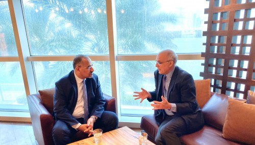 الرئيس الزُبيدي يلتقي سفير المملكة المتحدة لدى #اليمن والوفد المرافق له