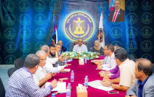 الجعدي يناقش مع جهات امنية وحكومية التعديات على اراضي وممتلكات الدولة ويشدد على ضرورة إتخاذ التدابير الرادعة ضد المتلاعبين