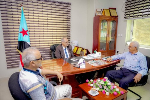الجعدي يلتقي الوكيلين سالم والمفلحي ويشدد على ضرورة مضاعفة الجهود لاستعادة الوجه الحضاري للعاصمة عدن