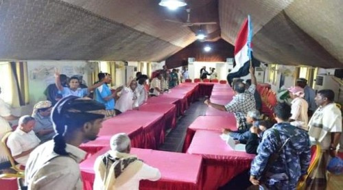 أبناء المكلا يفشلون فعالية اخوانية تروج للأقاليم